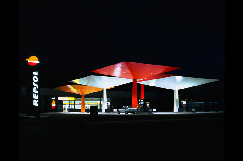 Illustration for article titled How do you buy gas?